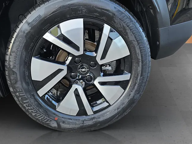 Opel Frontera 1.2 T HEV 145 GS
