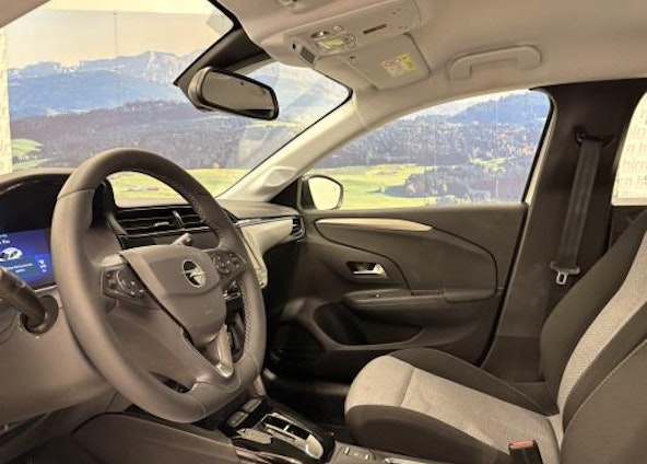 Vehicle image 4 Vehicle image 4