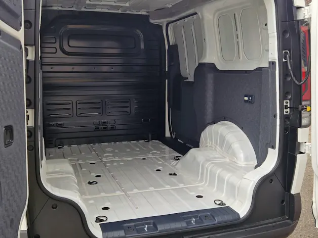 Kia PV5 Cargo 71.2 kWh Plus L2H1 3Door