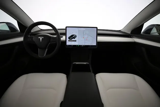 Tesla Model 3 Long Range D