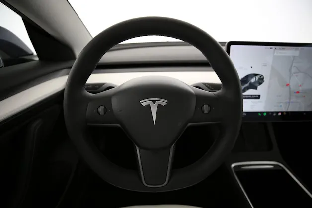 Tesla Model 3 Long Range D