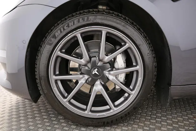 Tesla Model 3 Long Range D