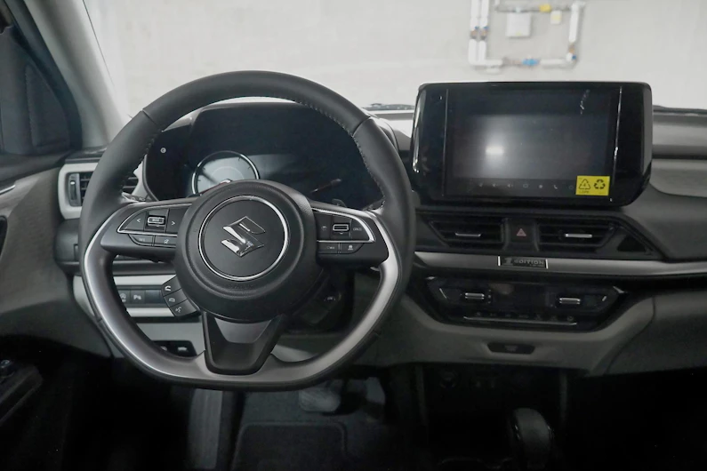 Fahrzeugbild SUZUKI SWIFT