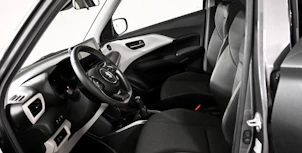 Fahrzeugbild SUZUKI Swift 1.2 Sakura Top Hybrid 4x4