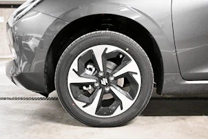 Fahrzeugbild SUZUKI Swift 1.2 Sakura Top Hybrid 4x4