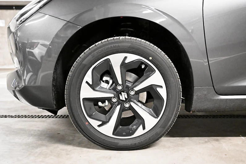 Fahrzeugbild SUZUKI SWIFT