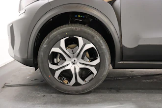 https://vehicle.imgix.net/4183751/6847b0a7-18b8-4309-aa7e-7c78d7d7a82a.JPG