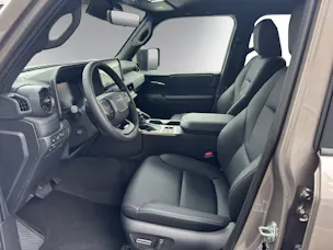 Toyota Land Cruiser 2.8 D 48V Style