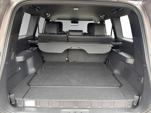Toyota Land Cruiser 2.8 D 48V Style