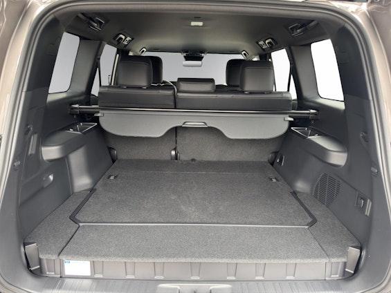 Vehicle image 17 Vehicle image 17