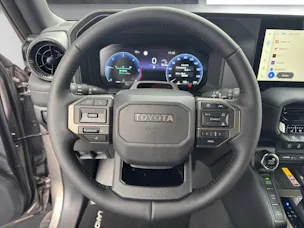 Toyota Land Cruiser 2.8 D 48V Style