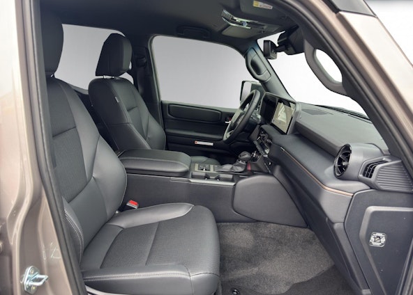 Vehicle image 14 Vehicle image 14