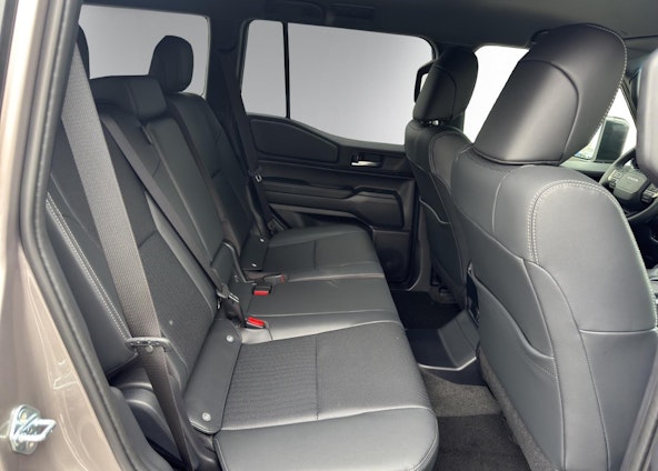 Vehicle image 13 Vehicle image 13