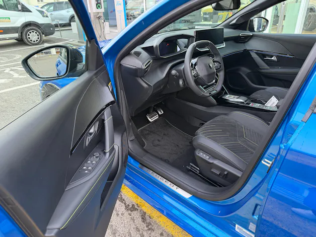Peugeot 208 e-GT