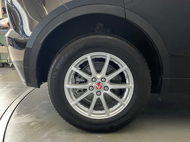 Jaguar E-Pace 2.0 T 200 R-Dynamic AWD
