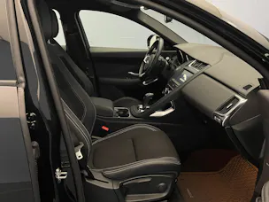 Jaguar E-Pace 2.0 T 200 R-Dynamic AWD