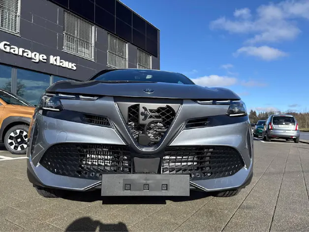 Alfa Romeo Junior 1.2 Ibrida Speciale