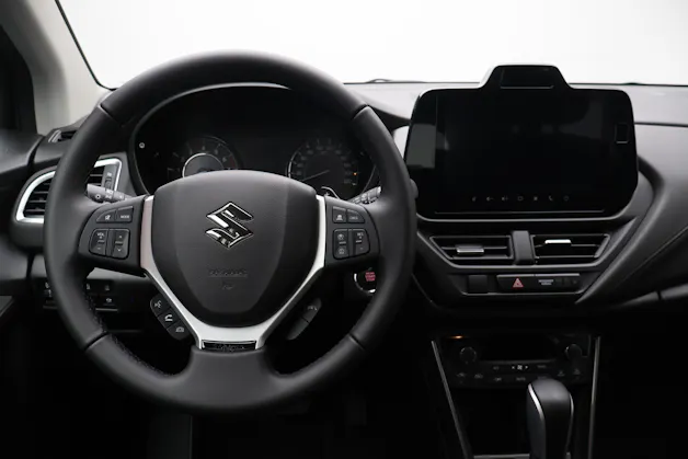 Suzuki S-Cross 1.4 T Sakura Hybrid 4x4