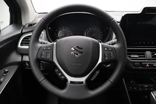 Suzuki S-Cross 1.4 T Sakura Hybrid 4x4