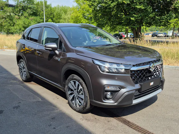 Suzuki S-Cross 1.4 T Sakura Top Hybrid 4x4
