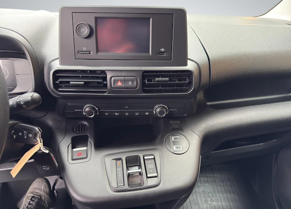 image du véhicule 12 image du véhicule 12