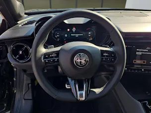 Alfa Romeo Junior 1.2 Ibrida Speciale