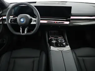 BMW 550e xDrive Touring