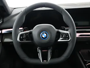 BMW 550e xDrive Touring