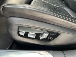 BMW 750i xDrive SAG