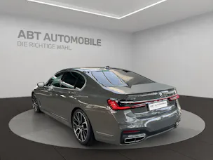 BMW 750i xDrive SAG