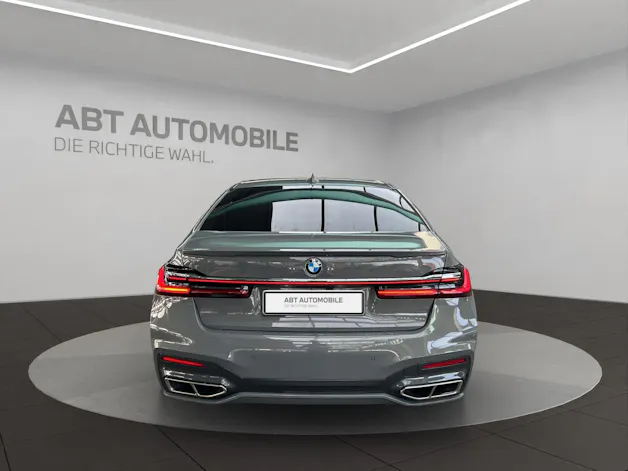 BMW 750i xDrive SAG