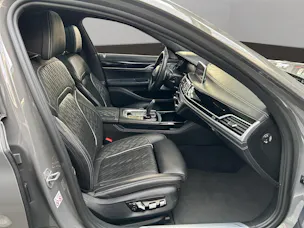 BMW 750i xDrive SAG