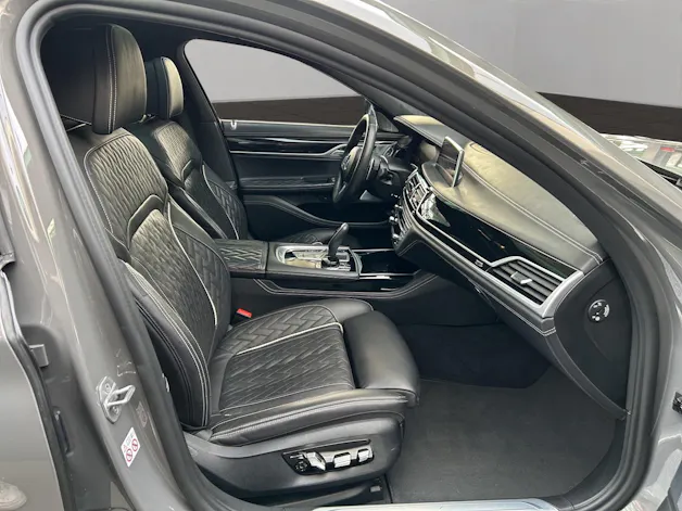 BMW 750i xDrive SAG