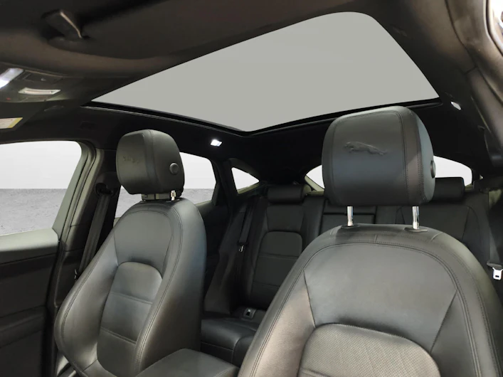 immagine del veicolo JAGUAR E-PACE