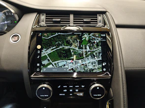 immagine del veicolo JAGUAR E-Pace 2.0 I4 200 SE AWD + Ruote invernali incluse