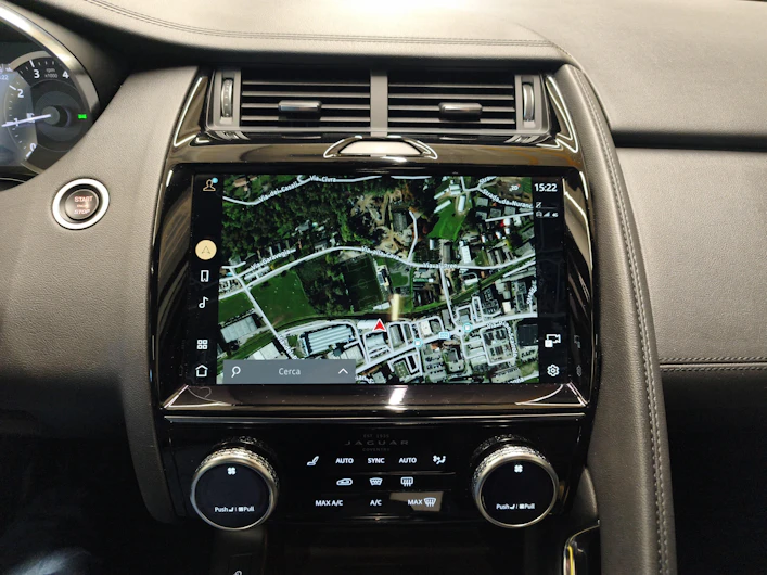 immagine del veicolo JAGUAR E-PACE