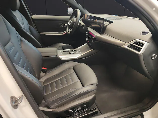 BMW 320d xDrive SAG Touring Attraktiven Leasingzinssatz ab 1,9 % bei Abschluss einer BMW Fahrzeugversicherung.
