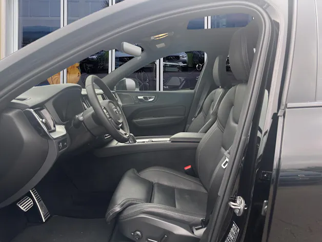 Volvo XC60 2.0 B6 MH R-Design AWD