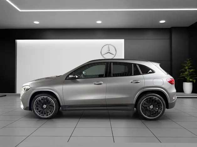 Mercedes-Benz GLA 220 4Matic 8G-DCT