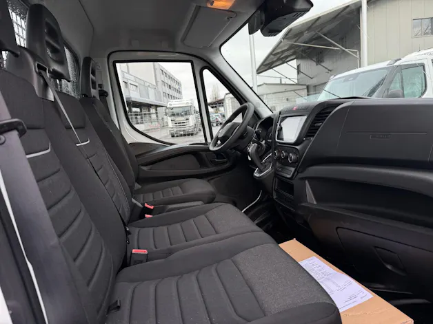 Iveco 35S16A8 mit Werksbrücke Scattolini