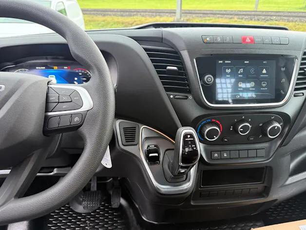 Iveco 35S16A8 mit Werksbrücke Scattolini