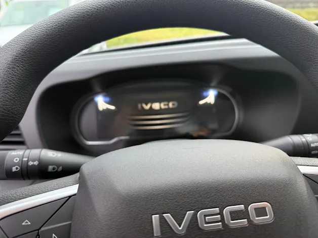 Iveco 35S16A8 mit Werksbrücke Scattolini