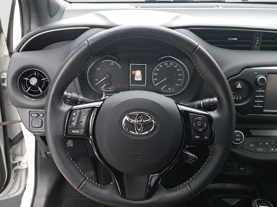 Vehicle image 13 Vehicle image 13