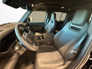 Fahrzeugbild LAND ROVER Defender 110 4.4 V8 Octa Black