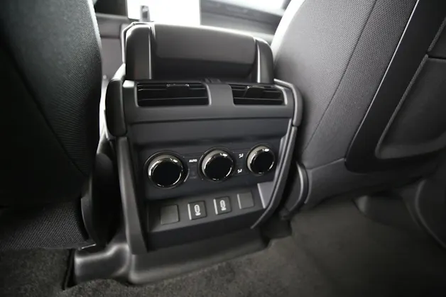 Land Rover Defender 110 4.4 V8 Octa Black