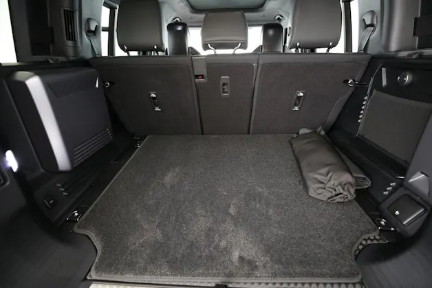 Land Rover Defender 110 4.4 V8 Octa Black