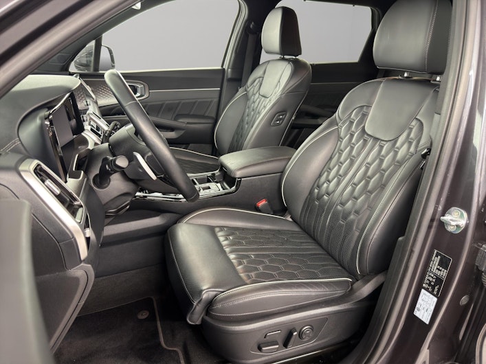 Vehicle image KIA SORENTO