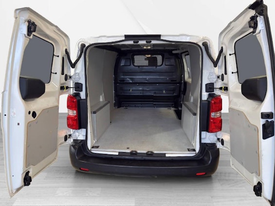 Vehicle image 8 Vehicle image 8