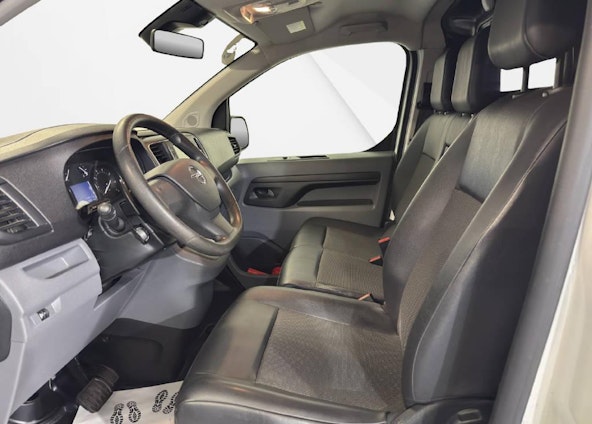 Vehicle image 4 Vehicle image 4