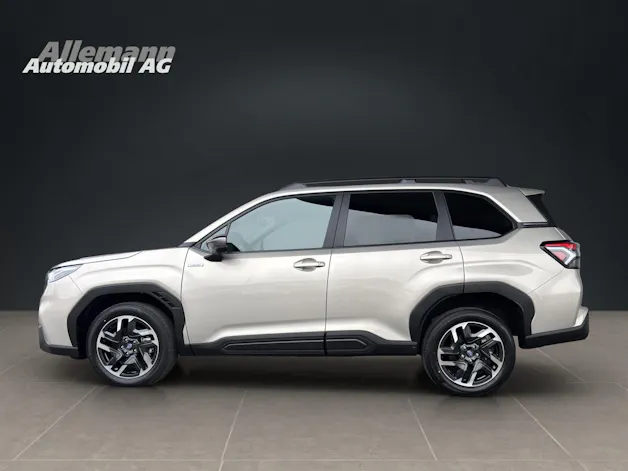Subaru Forester Station 2.0i e-Boxer Swiss Plus